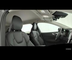 VOLVO XC60 2.0 b4 Plus Dark auto - 10