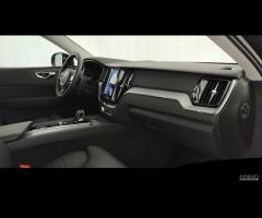 VOLVO XC60 2.0 b4 Plus Dark auto - 15