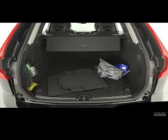 VOLVO XC60 2.0 b4 Plus Dark auto - 18