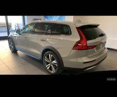 VOLVO V60 II 2023 Cross Country - V60 Cross Countr - 18