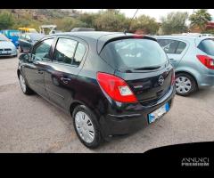 Opel Corsa 1.2 benzina 5 porte neopatentati