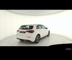 MERCEDES-BENZ A 180 d Advanced auto