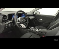 MERCEDES-BENZ A 180 d Advanced auto