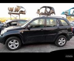 RICAMBI USATI AUTO TOYOTA Rav4 3Â° Serie Diesel 19