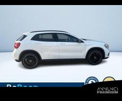 Mercedes-Benz GLA 200 D PREMIUM AUTO - 9