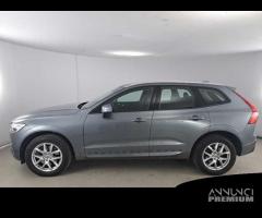 VOLVO XC60 B4 D AWD automatico Momentum - 1