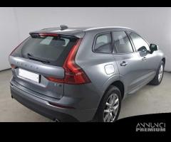 VOLVO XC60 B4 D AWD automatico Momentum - 5