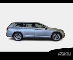 VOLKSWAGEN PASSAT VARIANT 2.0 TDI SCR EVO 110kW Bu - 1