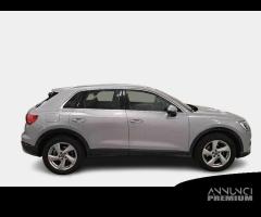 AUDI Q3 35 TDI quattro S tronic Business Advanced