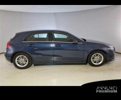 MERCEDES-BENZ A 180 d Automatic Business Extra 5 P