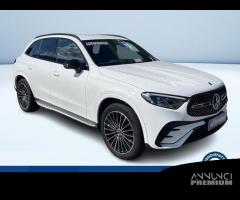 Mercedes-Benz GLC 300 e 4MATIC Plug-in hybrid...