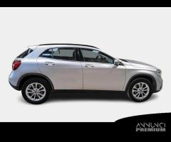 MERCEDES-BENZ GLA 220 d Automatic 4MATIC Business