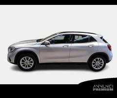 MERCEDES-BENZ GLA 220 d Automatic 4MATIC Business