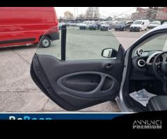 smart fortwo EQ YOUNGSTER MY19 - 14