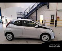 TOYOTA AYGO 1.0 VVT-i x-business 5 PORTE - 1