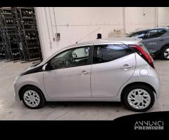 TOYOTA AYGO 1.0 VVT-i x-business 5 PORTE - 2