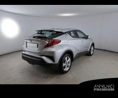 TOYOTA C-HR 1.8H 98CV E-CVT Business