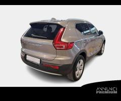 VOLVO XC40 T2 automatico Momentum Pro