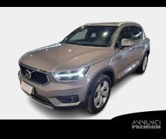 VOLVO XC40 T2 automatico Momentum Pro