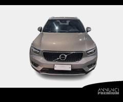 VOLVO XC40 T2 automatico Momentum Pro