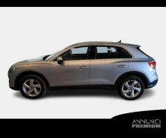 AUDI Q3 35 TDI S tronic Business Advanced