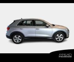 AUDI Q3 35 TDI S tronic Business Advanced