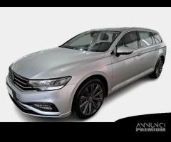 VOLKSWAGEN PASSAT VARIANT 2.0 TDI SCR EVO 110kW Bu