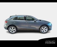 AUDI Q3 35 TDI S tronic Business Advanced