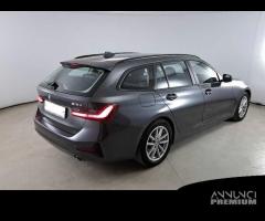 BMW 318 48V Business Advantage Touring auto