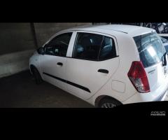 Hyundai i10 1.0 benzina - 2