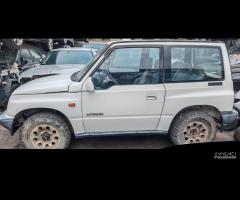 Suzuki vitara 1.6 1990 per ricambi (2a)