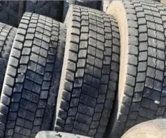 4 gomme  usate 275 70 22.5 brigestone 