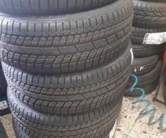 4 gomme nuove invernali 235 50 17 toyo