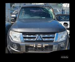 Mitsubishi Pajero v80 Shogun 3.2 tre porte con mot - 2