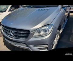 Mercedes ML 250 CDI Bluetec anno 2012 per ricambi - 2