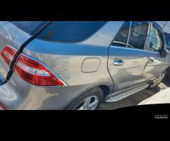 Mercedes ML 250 CDI Bluetec anno 2012 per ricambi - 7