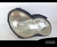 A2038203261 FANALE ANTERIORE DX MERCEDES-BENZ CLAS