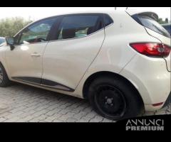 Renault Clio IV 1.5 dci anno 2017 per ricambi (2a)