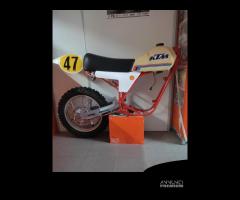 ciclistica ktm MC 250 RV 1981