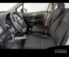 Toyota Yaris 1.0 5 porte Active - 11