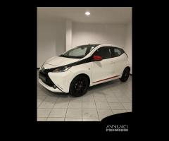 Toyota Aygo 1.0 VVT-i 69 CV 5 porte x-play - 1