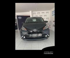 Toyota Aygo 1.0 VVT-i 69 CV 5 porte x-play MMT - 4