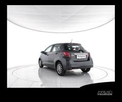 TOYOTA Yaris 1.D-4D 5 porte Lounge - 4