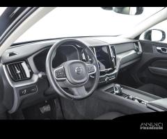 VOLVO XC60 B4 (d) AWD Geartronic Momentum Pro - 8