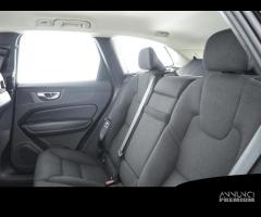 VOLVO XC60 B4 (d) AWD Geartronic Momentum Pro - 10