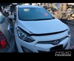 HYUNDAI I30 SW 2015