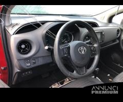 TOYOTA YARIS 2015