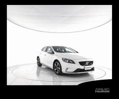 VOLVO V40 D4 Geartronic R-design Momentum