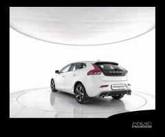 VOLVO V40 D4 Geartronic R-design Momentum