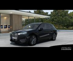 BMW iX xDrive40 Pacchetto Sportivo Edition Signa